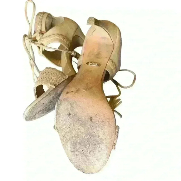 B Mischka Beige High Heel Shoes Ankle Strap Size 8 - Picture 3 of 5